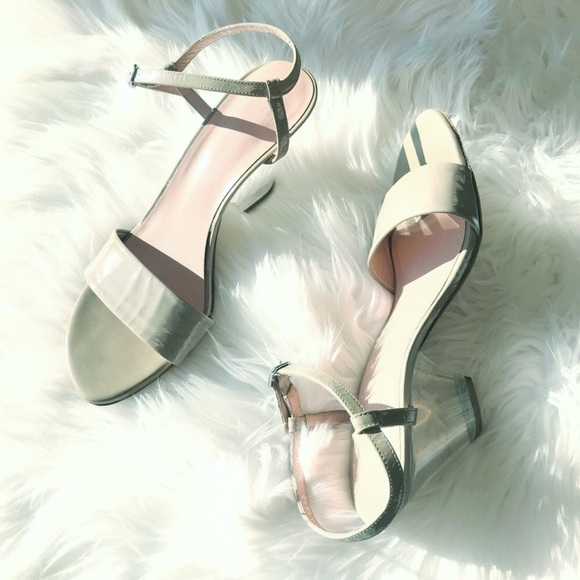 STUART Weitzman Cream Nude and Lucite Sandals - Picture 2 of 6